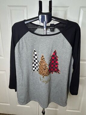 Holiday Time Women’s Gray & Black Tee with Patterned Tree Trio-Be Joyful